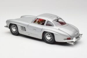 Mercedes 300 SL W198 Gullwing Silver Gris Bburago 1:18 3513 Métal — image 7 sur 8