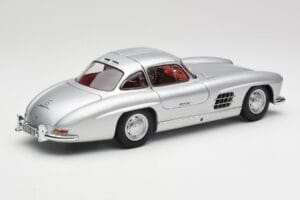 Mercedes 300 SL W198 Gullwing Argent Métallique Minichamps 1:18 B66040379 Métal — image 3 sur 8