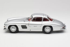 Mercedes 300 SL W198 Gullwing Argent Métallique Minichamps 1:18 B66040379 Métal — image 4 sur 8