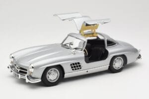 Mercedes 300 SL W198 Gullwing Argent Minichamps 1:18 110037210 Métal — image 2 sur 8