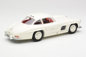 Mercedes 300 SL W198 Blanc Minichamps 1:18 180039006 Métal — image 3 sur 8