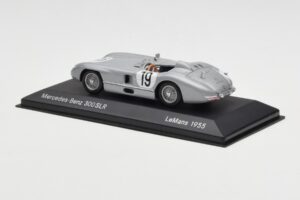 Mercedes 300 SLR #19 J.M. Fangio / S. Moss 24 Hours of Le Mans 1955 Minichamps 1:43 B66040253 Métal — image 3 sur 4
