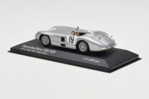 Mercedes 300 SLR #19 P. Levegh / J. Fitch 24 Hours of Le Mans 1955 Minichamps 1:43 432553000 Métal — image 3 sur 4