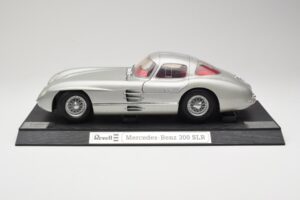 Mercedes 300 SLR Argent Revell 1:12 08851 Métal — image 4 sur 8