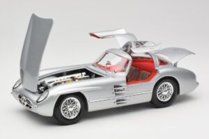 Mercedes 300 SLR Uhlenhaut Coupe Argent Maisto 1:18 36898 Métal — image 2 sur 8