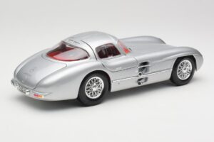 Mercedes 300 SLR Uhlenhaut Coupe Argent Maisto 1:18 36898 Métal — image 3 sur 8