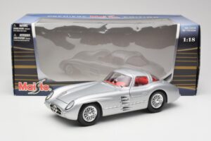 Mercedes 300 SLR Uhlenhaut Coupe Argent Maisto 1:18 36898 Métal — image 8 sur 8