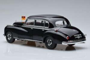 Mercedes 300 W186 Konrad Adenauer Norev 1:18 183707 Métal — image 7 sur 9