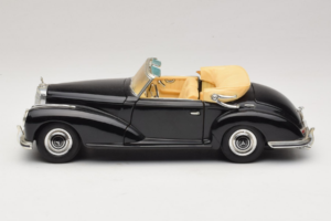 Mercedes 300S Noir Maisto 1:18 52116-P1 Métal — image 4 sur 8