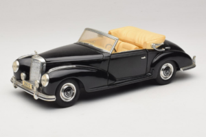 Mercedes 300S Noir Maisto 1:18 52116-P1 Métal