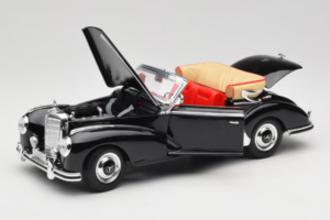 Mercedes 300S W188 Roadster Noir Welly 1:18 801-3271398 Métal — image 2 sur 8