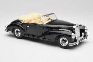 Mercedes 300SC W188 Obsidian Noir Maisto 1:18 806B Métal — image 6 sur 8