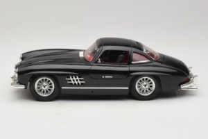 Mercedes 300SL Noir Bburago 1:18 3015-M3 Métal — image 4 sur 8
