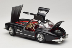 Mercedes 300SL Noir Bburago 1:18 3015-M3 Métal — image 5 sur 8