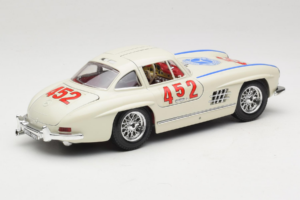 Mercedes 300SL #452 Mille Miglia 1955 Blanc Bburago 1:18 3015-M2 Métal — image 3 sur 8