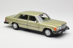 Mercedes 450 SEL W116 J.R. Ewing Dallas Vert Argenté Norev 1:18 183975 Métal — image 4 sur 8