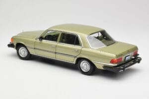 Mercedes 450 SEL W116 J.R. Ewing Dallas Vert Argenté Norev 1:18 183975 Métal — image 6 sur 8