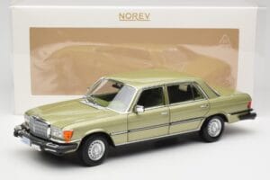 Mercedes 450 SEL W116 J.R. Ewing Dallas Vert Argenté Norev 1:18 183975 Métal — image 8 sur 8