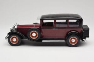 Mercedes 460 Nurburg W08 Noir MCG 1:18 MCG18364 Métal — image 3 sur 6