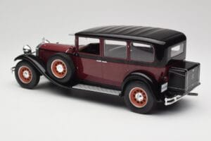 Mercedes 460 Nurburg W08 Noir MCG 1:18 MCG18364 Métal — image 5 sur 6