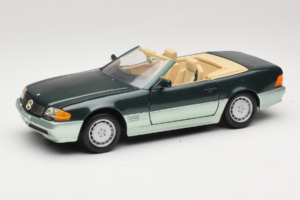 Mercedes 500 SL R129 Vert Argenté Revell 1:18 8802 Métal