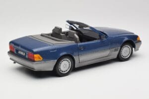 Mercedes SL 500 R129 Nautic Blue Metallic Revell 1:18 8081 Métal — image 3 sur 8