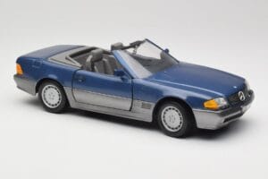Mercedes SL 500 R129 Nautic Blue Metallic Revell 1:18 8081 Métal — image 6 sur 8