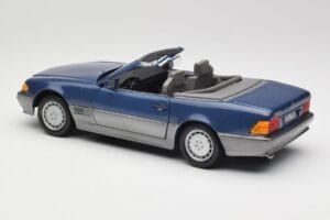 Mercedes SL 500 R129 Nautic Blue Metallic Revell 1:18 8081 Métal — image 7 sur 8