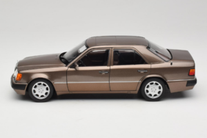 Mercedes 500E W124 Impala Metallic Norev 1:18 183954 Métal — image 4 sur 8