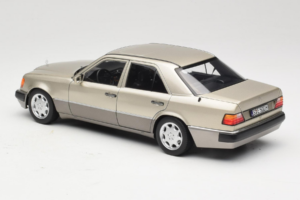 Mercedes 500E W124 Smoke Silver Édition Concessionnaire Norev 1:18 B66040724 Métal — image 7 sur 8