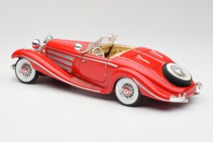 Mercedes 500K Special Roadster Rouge Maisto 1:18 56058 Métal — image 7 sur 8