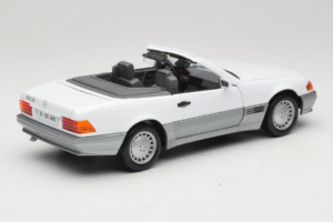 Mercedes 500 SL R129 Blanc Roadtough 1:18 92048 Métal — image 3 sur 8