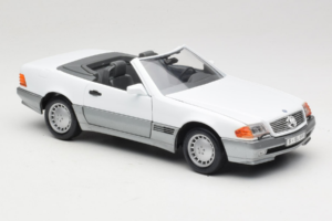 Mercedes 500 SL R129 Blanc Roadtough 1:18 92048 Métal — image 6 sur 8