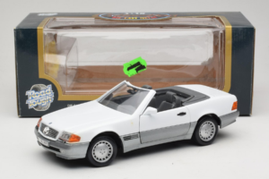 Mercedes 500 SL R129 Blanc Roadtough 1:18 92048 Métal — image 8 sur 8