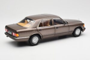 Mercedes 560 SEL W126 Impala Marron Édition Concessionnaire Norev 1:18 B66040646 Métal — image 3 sur 8