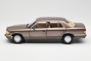 Mercedes 560 SEL W126 Impala Marron Édition Concessionnaire Norev 1:18 B66040646 Métal — image 4 sur 8