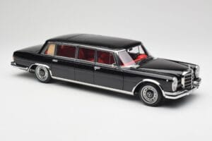 Mercedes 600 Pullman W100 Noir NZG 1:18 1071/50 Métal — image 6 sur 8