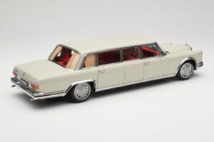 Mercedes 600 Pullman W100 Gris Clair NZG 1:18 B66040708 Métal — image 3 sur 8