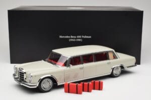 Mercedes 600 Pullman W100 Gris Clair NZG 1:18 B66040708 Métal — image 8 sur 8