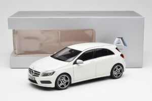 Mercedes A-Class W176 Cirrus Blanc Norev 1:18 B66960126 Métal — image 8 sur 8