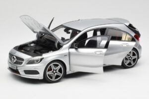 Mercedes A-Class W176 Polar Argent Norev 1:18 B66960139 Métal — image 2 sur 8