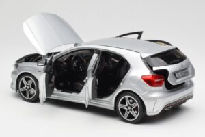 Mercedes A-Class W176 Polar Argent Norev 1:18 B66960139 Métal — image 5 sur 8