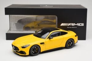 Mercedes AMG GT 43 C192 Turbo Sun Yellow NZG 1:18 B66960587 Métal — image 8 sur 8