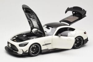 Mercedes AMG GT C190 Black Series Diamond White Metallic Minichamps 1:18 110032020 Métal — image 2 sur 8