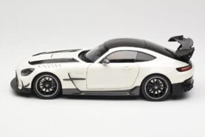 Mercedes AMG GT C190 Black Series Diamond White Metallic Minichamps 1:18 110032020 Métal — image 4 sur 8