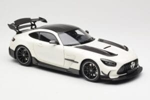 Mercedes AMG GT C190 Black Series Diamond White Metallic Minichamps 1:18 110032020 Métal — image 6 sur 8