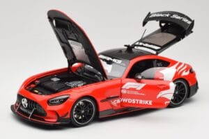 Mercedes AMG GT C190 Black Series Safety Car F1 2024 Minichamps 1:18 110032090 Métal — image 2 sur 8