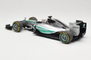 Mercedes AMG Petronas W06 Hybrid #44 L. Hamilton F1 World Champion 2015 Minichamps 1:18 186150044 Métal — image 5 sur 6
