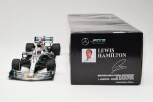 Mercedes AMG Petronas W10 #44 L. Hamilton Winner British GP 2019 Minichamps 1:18 110191044 Métal — image 6 sur 6