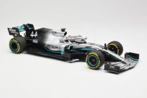 Mercedes AMG Petronas W10 #44 L. Hamilton F1 World Champion 2019 Minichamps 1:18 110190044 Métal — image 4 sur 6
